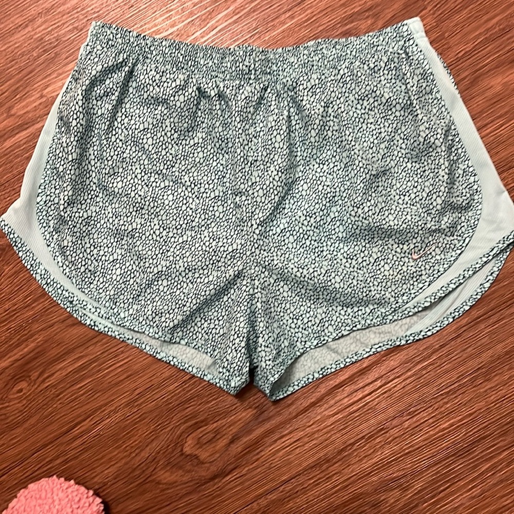 XL LIKE NEW NIKE DRI FIT LINED JOGGING SHORTS! 👏👏👏👏👍SUPER COMORTABLE!🌺🐝